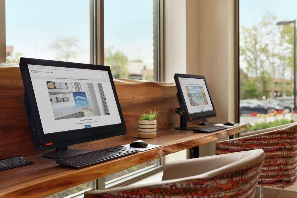 Hilton Garden Inn Tampa East Brandon Mango Интерьер фото